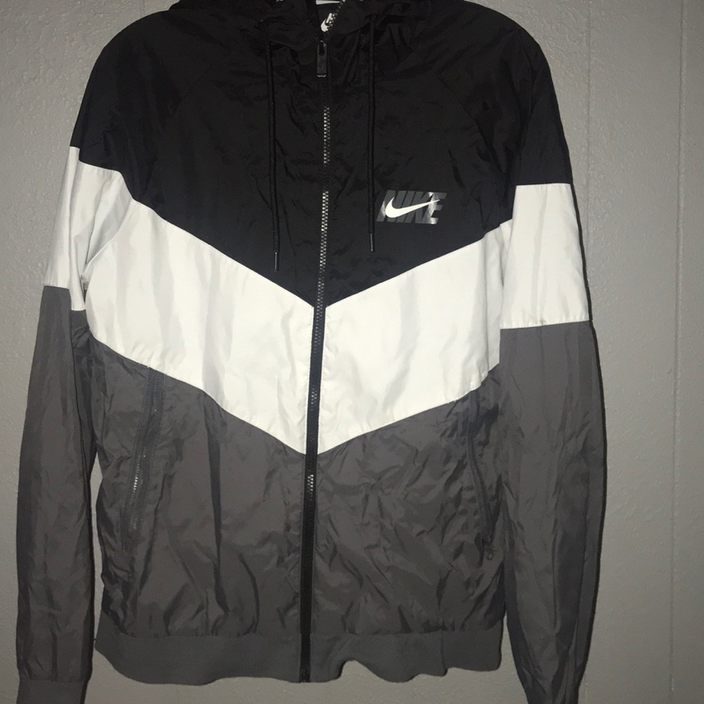 NIKE MENS WINDRUNNER jacket!